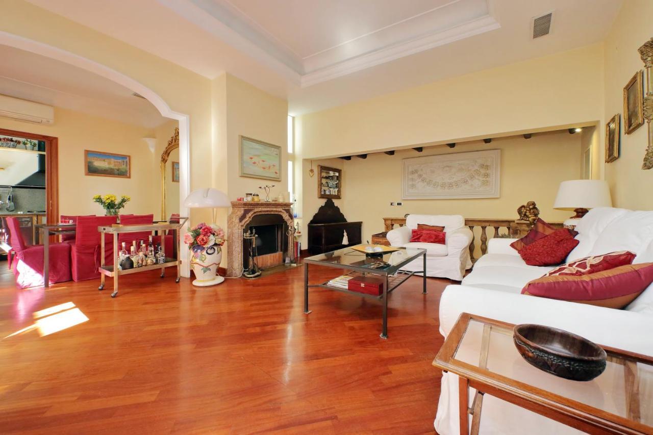 4Bnb - Luxury Trevi Apartment W Terrace Roma Eksteriør bilde
