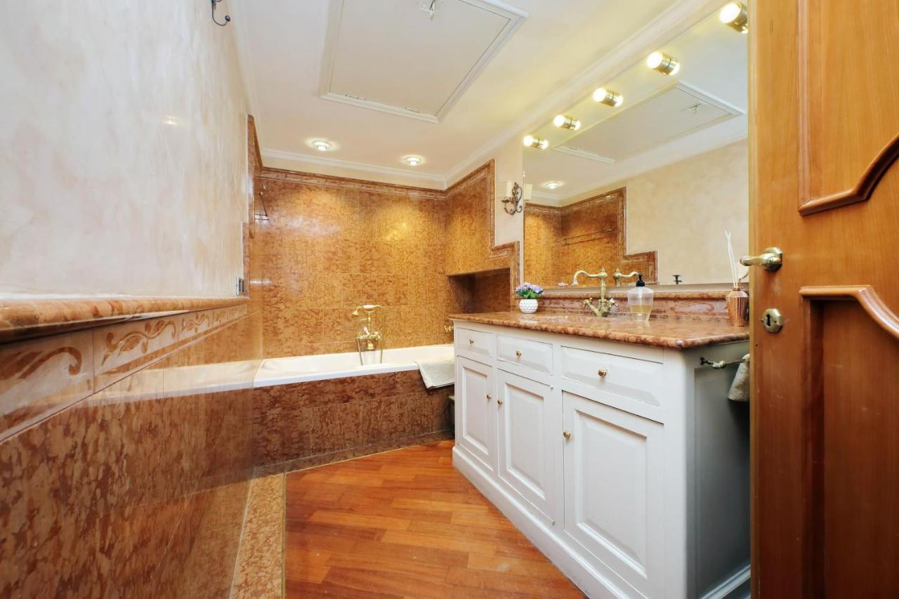 4Bnb - Luxury Trevi Apartment W Terrace Roma Eksteriør bilde