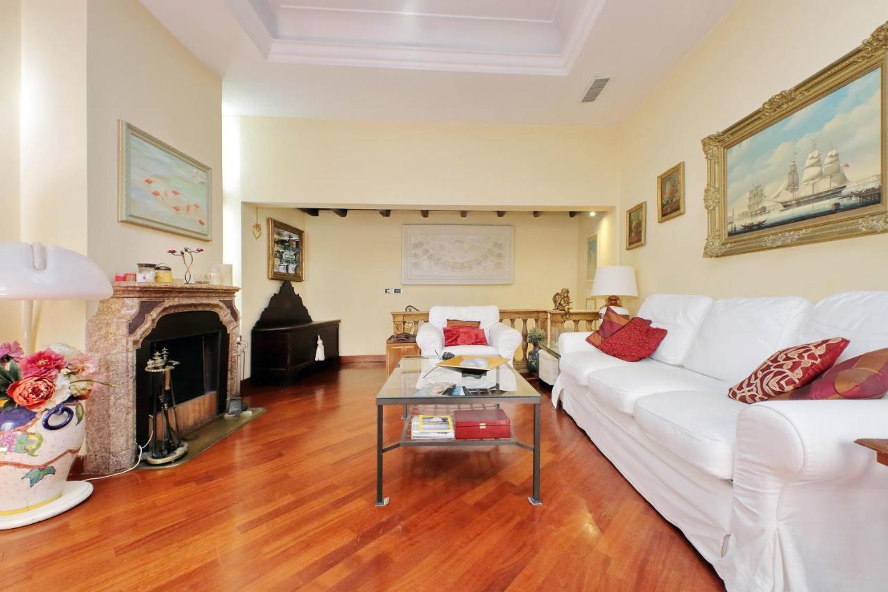 4Bnb - Luxury Trevi Apartment W Terrace Roma Eksteriør bilde