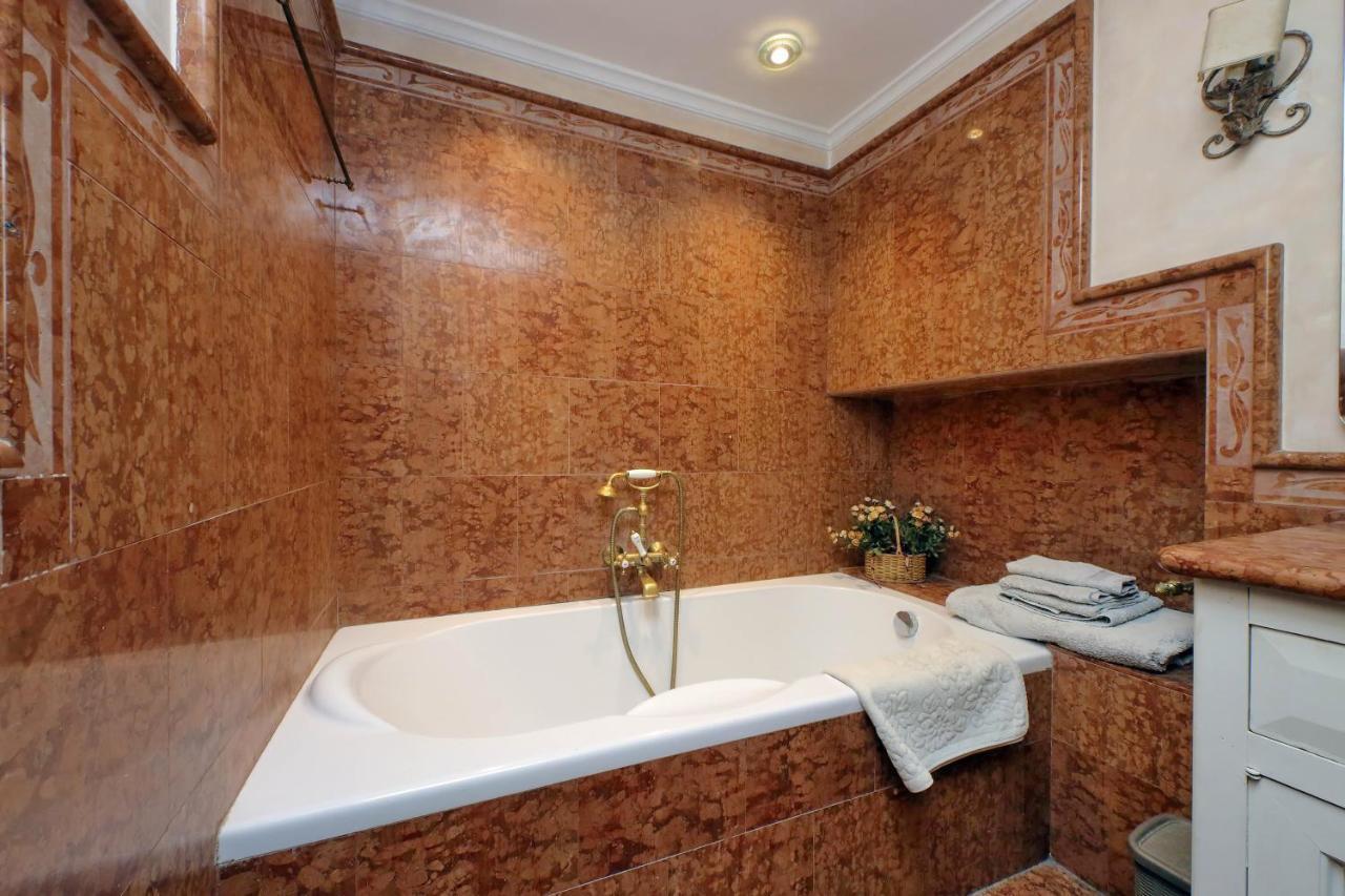 4Bnb - Luxury Trevi Apartment W Terrace Roma Eksteriør bilde