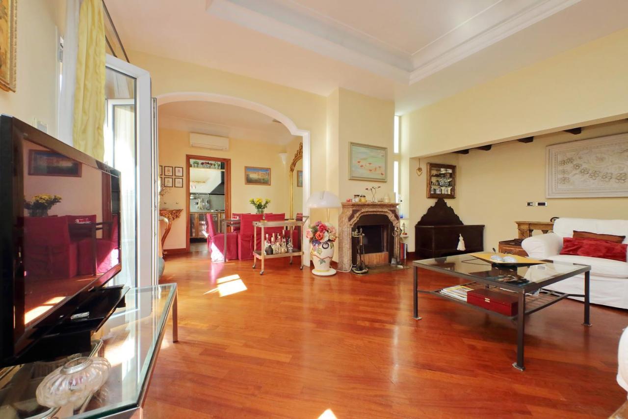 4Bnb - Luxury Trevi Apartment W Terrace Roma Eksteriør bilde