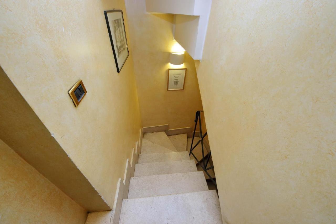 4Bnb - Luxury Trevi Apartment W Terrace Roma Eksteriør bilde